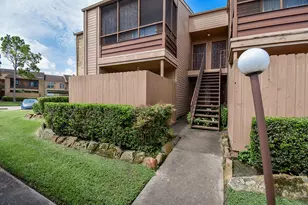 10555 Turtlewood Ct, Houston, TX 77072 - Photo 3
