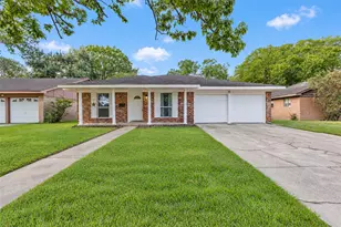 971 Wavecrest Ln, Houston, TX 77062 - Photo 1