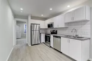 645 E 11th 1/2 St, Houston, TX 77008 - Photo 1