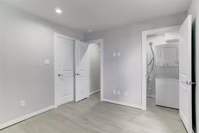 645 E 11th 1/2 Street #1, Houston, TX 77008 - Photo 3