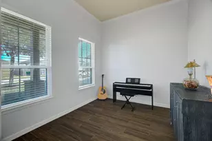 326 Polar Bear Trl, Crosby, TX 77532 - Photo 7