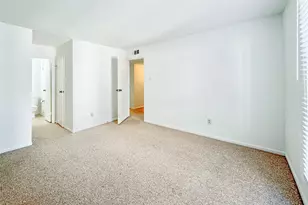 3075 Walnut Bend Ln, Houston, TX 77042 - Photo 13