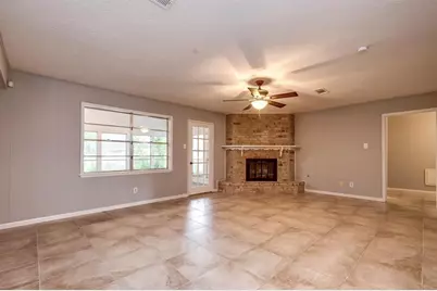 810 Borden Street, Sugar Land, TX 77478 - Photo 7