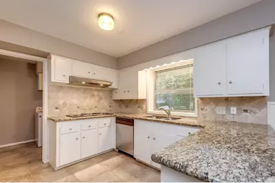 810 Borden Street, Sugar Land, TX 77478 - Photo 9