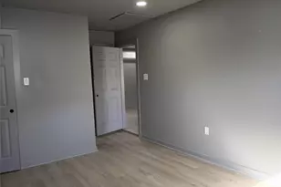 5617 Malmedy Rd, Houston, TX 77033 - Photo 7