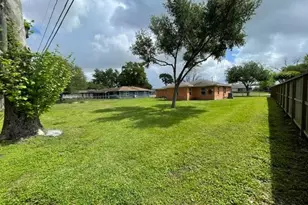 1805 Wycliffe Dr, Houston, TX 77043 - Photo 19