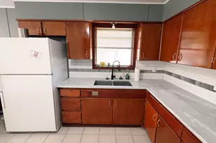 390 Bradford Dr, Beaumont, TX 77707 - Photo 3