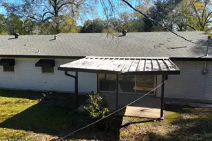 390 Bradford Dr, Beaumont, TX 77707 - Photo 9