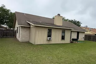 108 Timberline Dr, Port Lavaca, TX 77979 - Photo 3