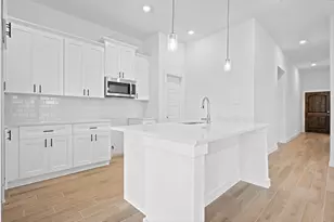 13214 Hayden Peak Dr, Iowa Colony, TX 77583 - Photo 9