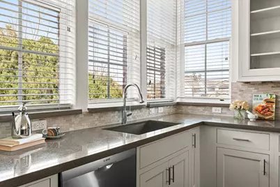 612 E 20th Street #A, Houston, TX 77008 - Photo 11