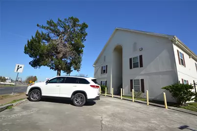 304 Dell Court #7, Houston, TX 77009 - Photo 7