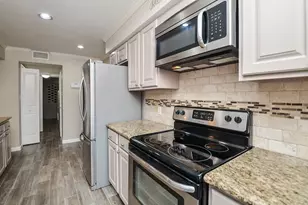 13074 Trail Hollow Dr, Houston, TX 77079 - Photo 19