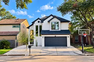9822 Oak Point Dr, Houston, TX 77055 - Photo 1