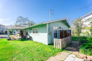 529 E Shore Dr, Clear Lake Shores, TX 77565 - Photo 3