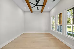 412 S Garrett Cir, Bellville, TX 77418 - Photo 9