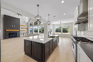 412 S Garrett Cir, Bellville, TX 77418 - Photo 13