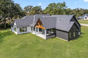 412 S Garrett Cir, Bellville, TX 77418 - Photo 37