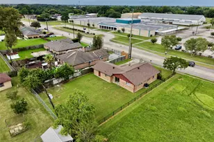 2565 W Virginia St, Beaumont, TX 77705 - Photo 21