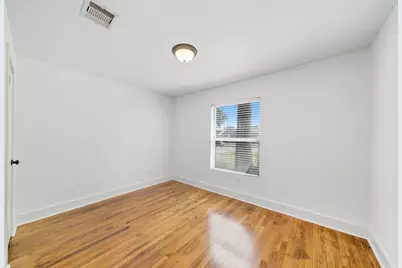 61 Trenwood Lane, Houston, TX 77022 - Photo 9