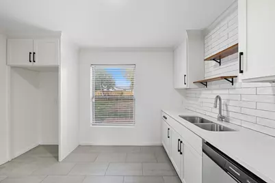 61 Trenwood Lane, Houston, TX 77022 - Photo 5