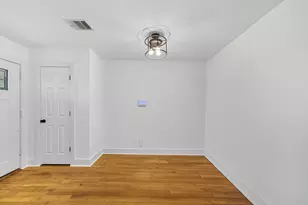 61 Trenwood Ln, Houston, TX 77022 - Photo 3