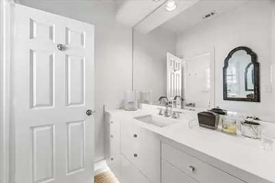 2627 Sutton Court, Houston, TX 77027 - Photo 23