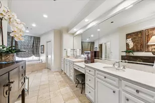 2627 Sutton Ct, Houston, TX 77027 - Photo 19