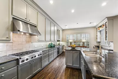 2627 Sutton Court, Houston, TX 77027 - Photo 13