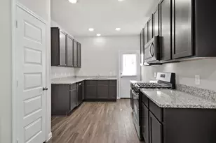 2469 Carp Dr, Conroe, TX 77384 - Photo 3