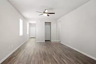 2469 Carp Dr, Conroe, TX 77384 - Photo 5