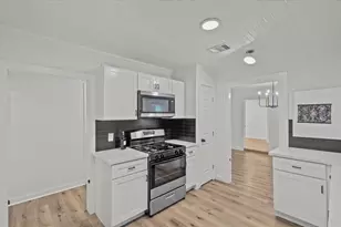 4501 E 38th St, Dickinson, TX 77539 - Photo 11