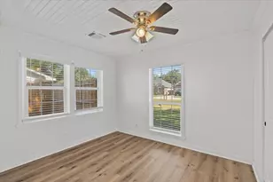4501 E 38th St, Dickinson, TX 77539 - Photo 19