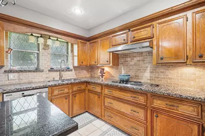 826 N Rivershire Drive, Conroe, TX 77304 - Photo 13