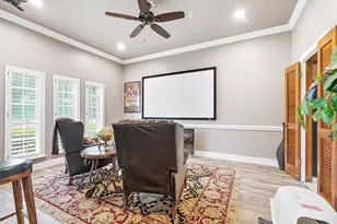 826 N Rivershire Dr, Conroe, TX 77304 - Photo 9