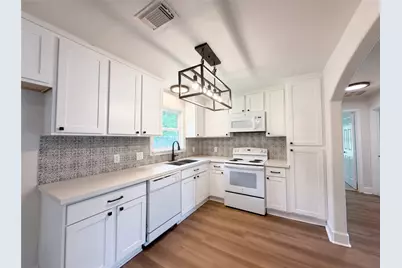 5935 Southseas Street, Houston, TX 77033 - Photo 7