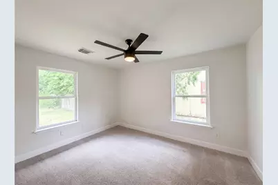5935 Southseas Street, Houston, TX 77033 - Photo 13