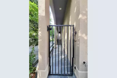 6830 Staffordshire Boulevard, Houston, TX 77030 - Photo 3