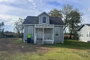 621 Harrison, Wharton, TX 77488 - Photo 3