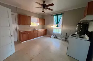 621 Harrison, Wharton, TX 77488 - Photo 9