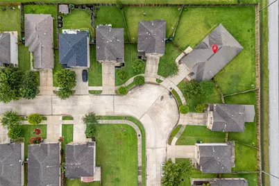 8234 Hall View Drive, Houston, TX 77075 - Photo 7