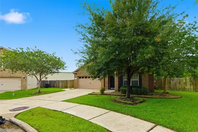 8234 Hall View Drive, Houston, TX 77075 - Photo 5