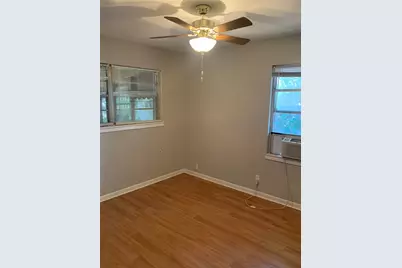 1015 Oak Drive, Huntsville, TX 77320 - Photo 5
