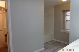 73 Hickory Oak Dr, The Woodlands, TX 77381 - Photo 5