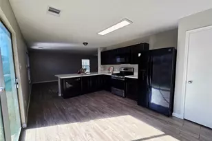 1011 Larks Trace Ln, Houston, TX 77090 - Photo 11