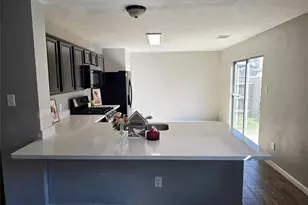 1011 Larks Trace Ln, Houston, TX 77090 - Photo 9