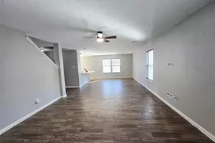 1011 Larks Trace Ln, Houston, TX 77090 - Photo 7