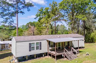 275 Bryan St, Zavalla, TX 75980 - Photo 1