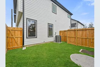 243 Rebecca Street #F, Houston, TX 77022 - Photo 21