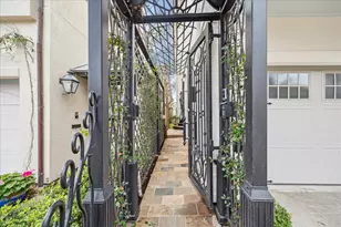 2211 Dunraven Ln, Houston, TX 77019 - Photo 3